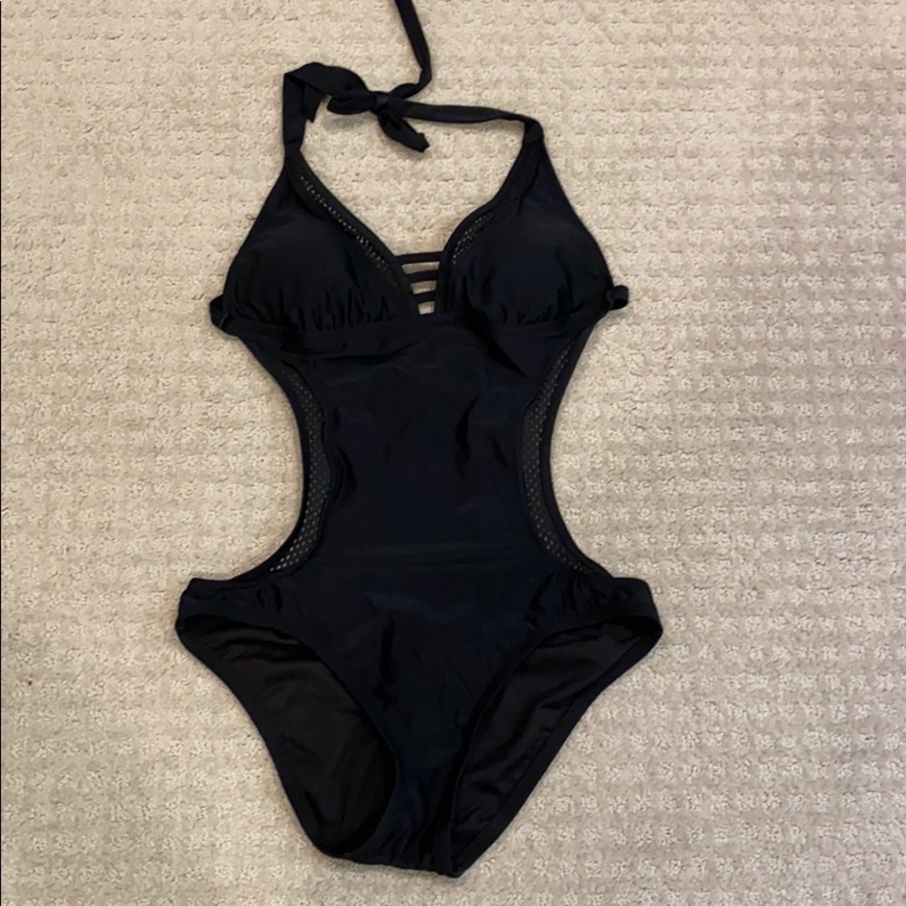 NWOT cutout bathing suit